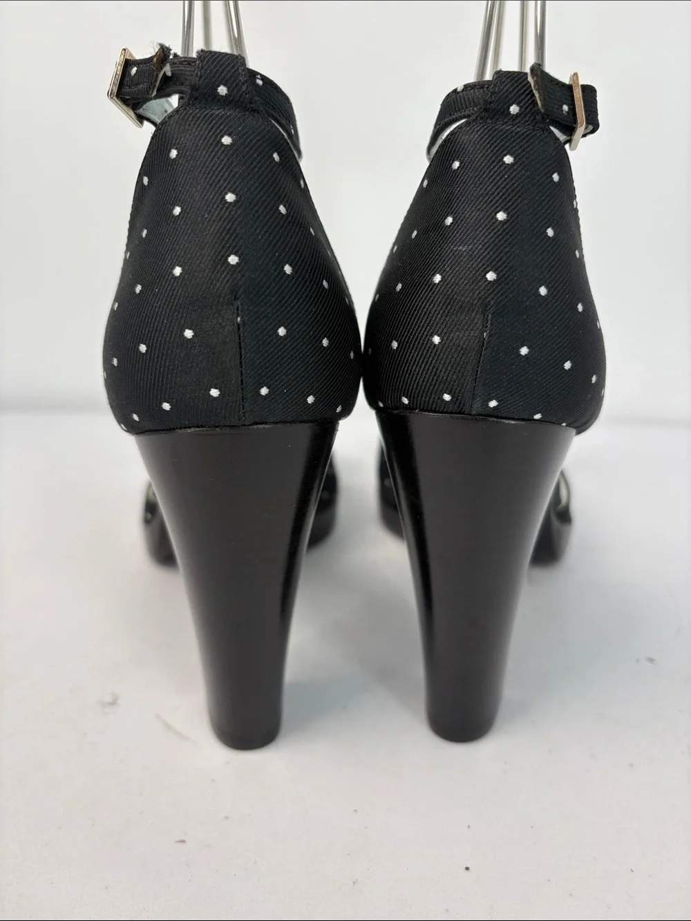 🥿 Tracy Reese Polka Dot fabric T-Strap Block Heel Pumps - Black